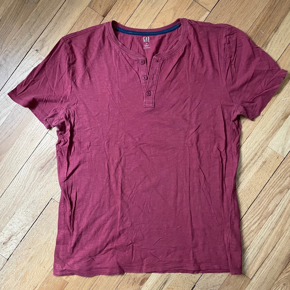 GAP Men’s Sz L Red Henley T-Shirt